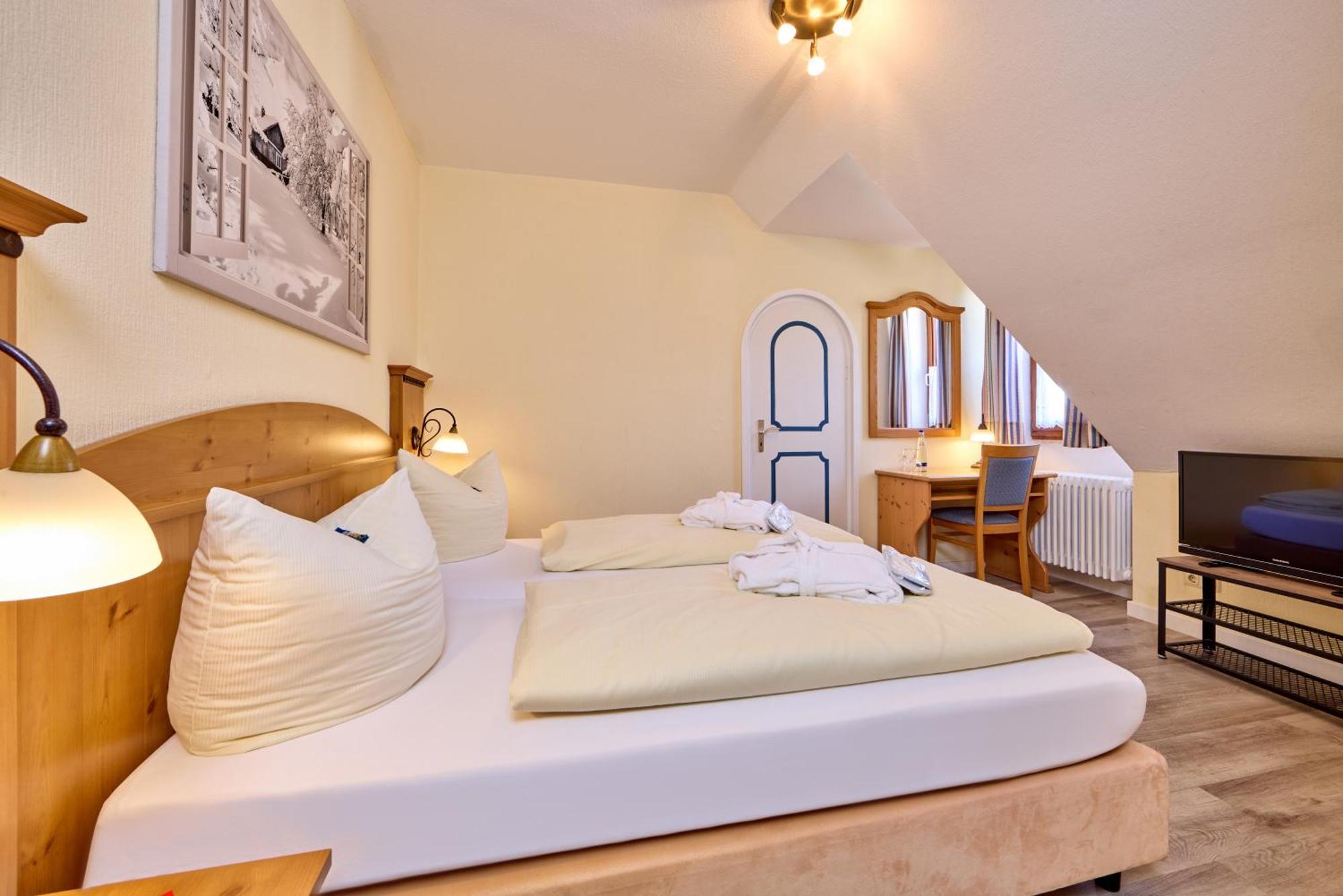 Hotel Vier Jahreszeiten Garmisch-Partenkirchen Exterior foto