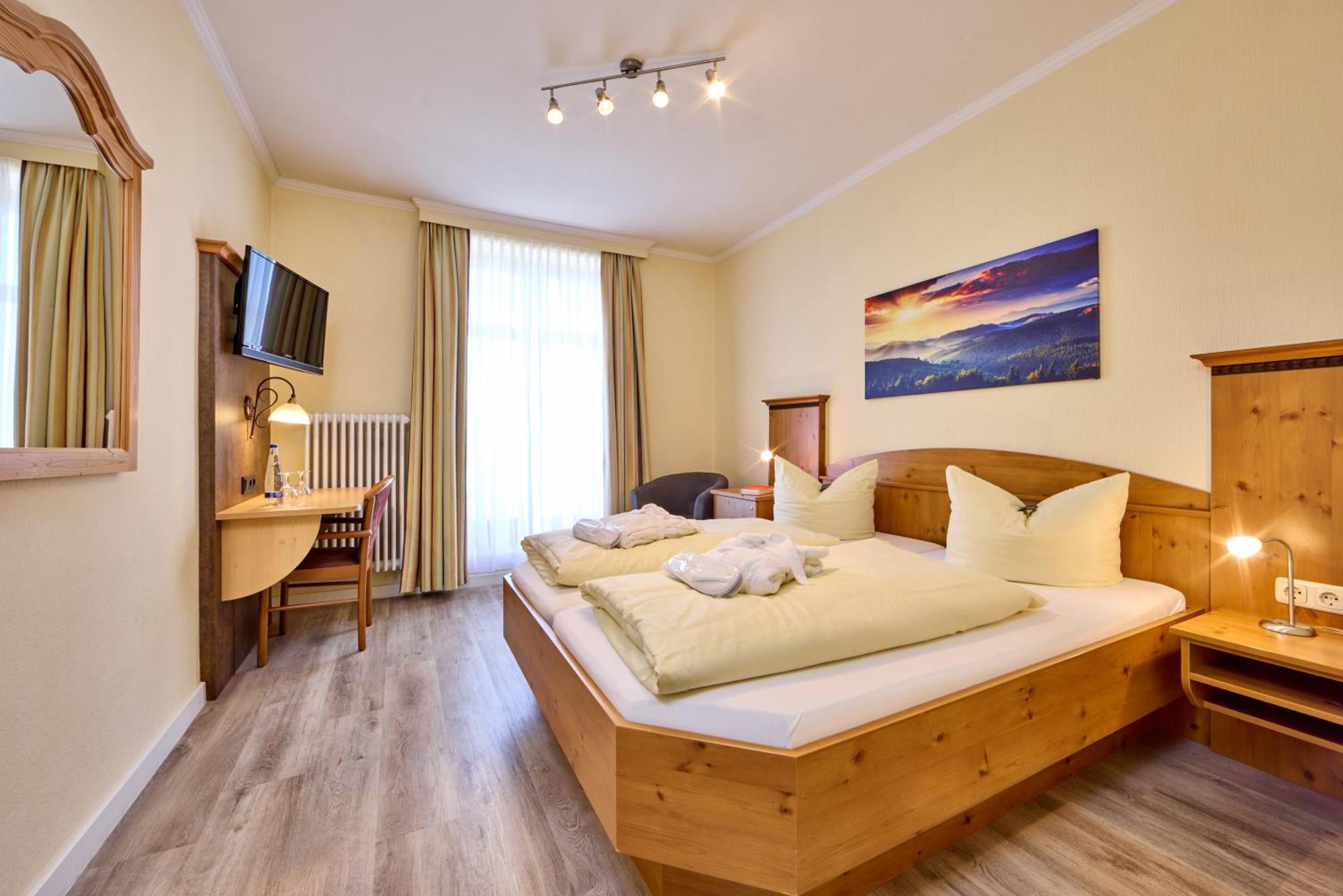 Hotel Vier Jahreszeiten Garmisch-Partenkirchen Exterior foto